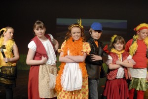 Cast of Honk Jnr
